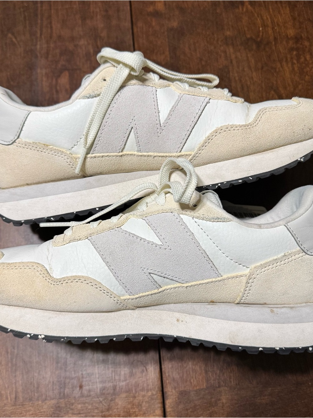 New Balance 237 Sneakers Ivory Cream Beige Women’s 10